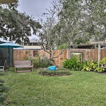 Walk To Beach From Chic Old Town Apartment With Yard Bay St. Louis Exteriör bild