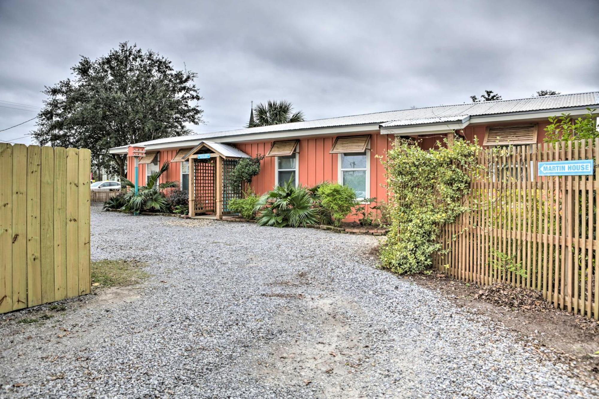 Walk To Beach From Chic Old Town Apartment With Yard Bay St. Louis Exteriör bild