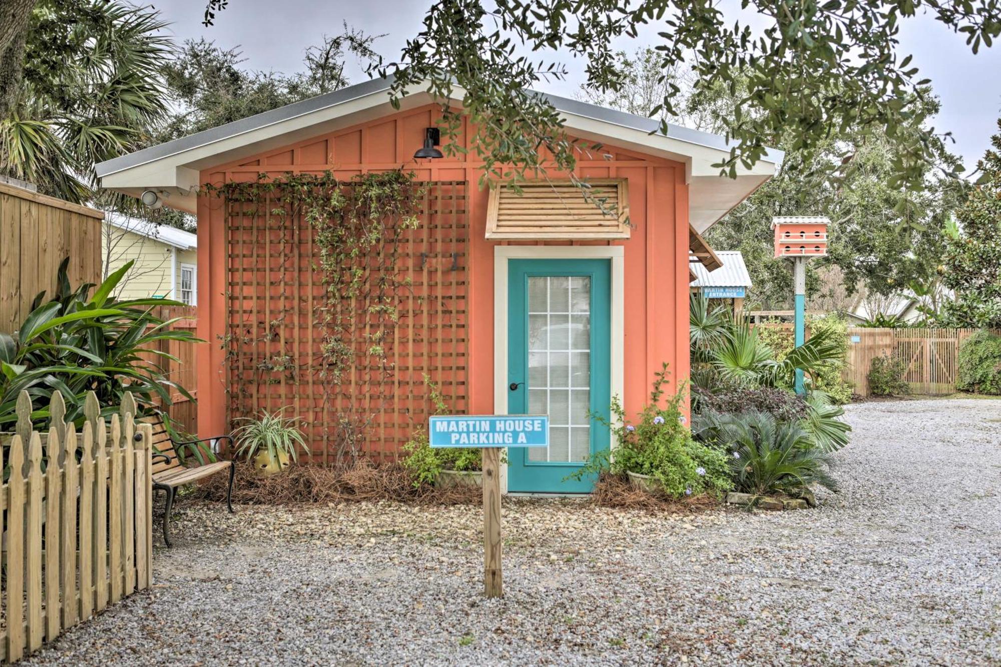 Walk To Beach From Chic Old Town Apartment With Yard Bay St. Louis Exteriör bild