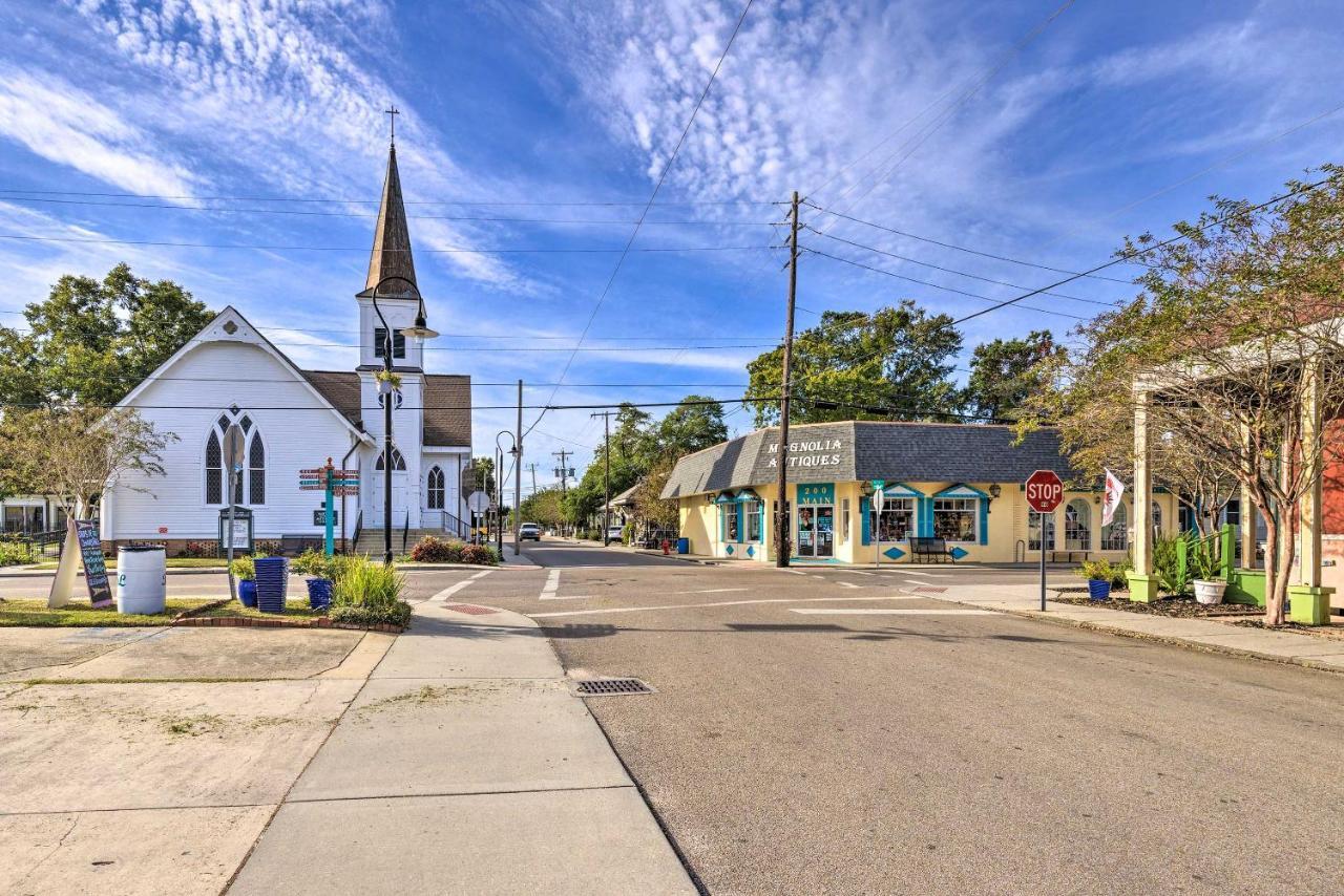 Walk To Beach From Chic Old Town Apartment With Yard Bay St. Louis Exteriör bild